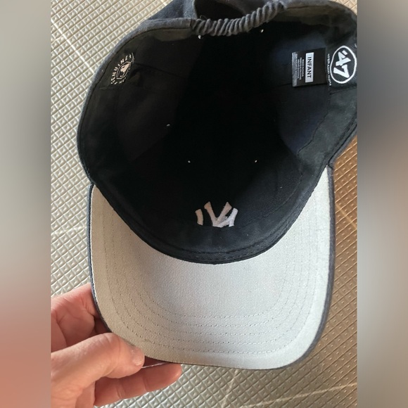 NY Yankees Infant hat - Picture 4 of 4